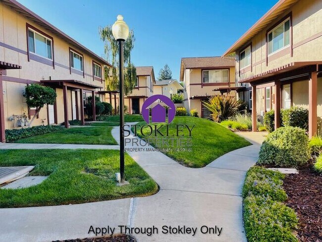 Building Photo - Stokley Properties Welcomes 1534 Parkwood ...