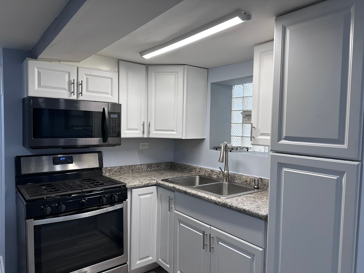 Kitchen - 5321 W Potomac Ave