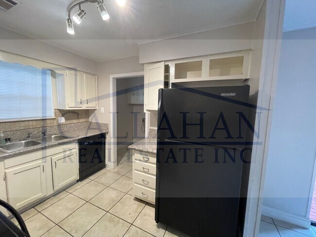 Building Photo - Sherwood 3 bedroom Home