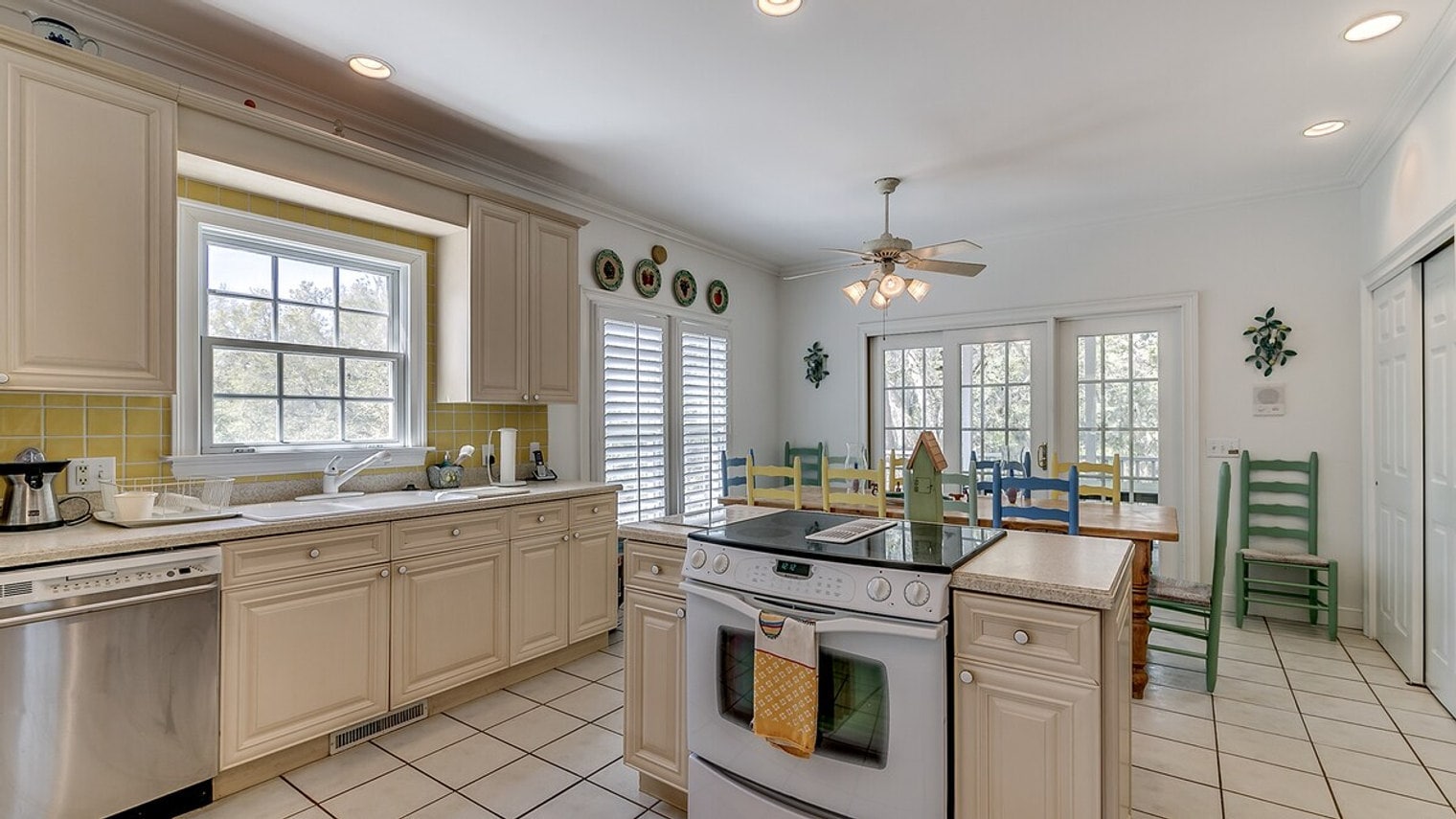 Building Photo - 635 Dune Oaks Dr