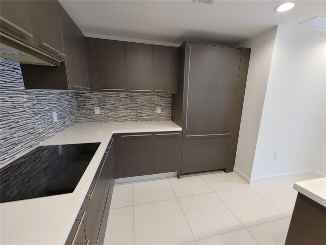 Building Photo - 7661 NW 107th Ave