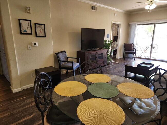 Building Photo - Fully furnished 2 bedroom 2 bathroom unit ...