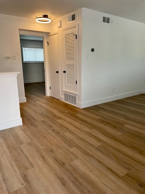 Building Photo - CrestHaus Apartments, LLC