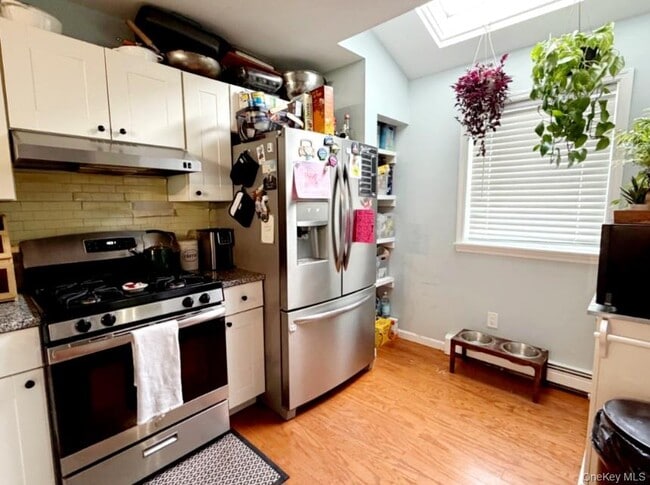 Building Photo - 409 Rakov Rd