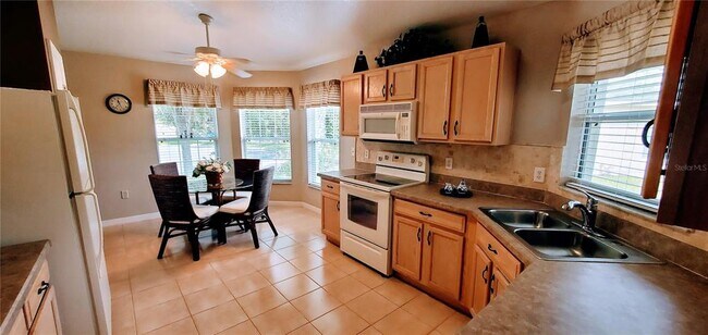 Building Photo - 520 Millifiora Ln