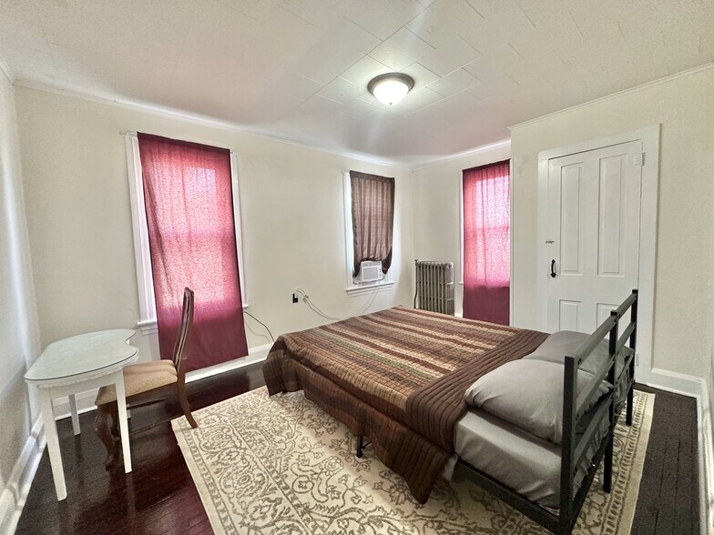 Building Photo - 1001 Cherry St