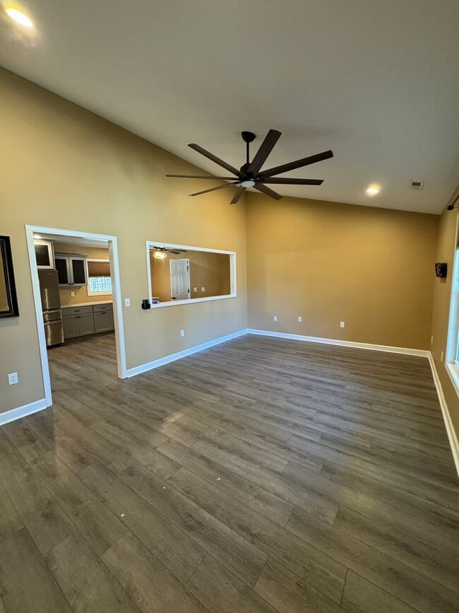 Building Photo - Holly Ridge