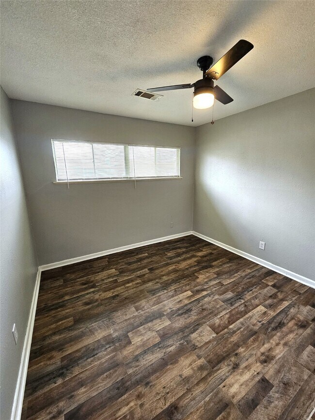 Building Photo - 5935 Beldart St