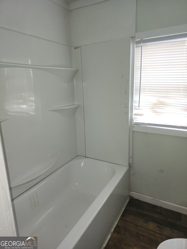 Building Photo - 1373 Elm Cir