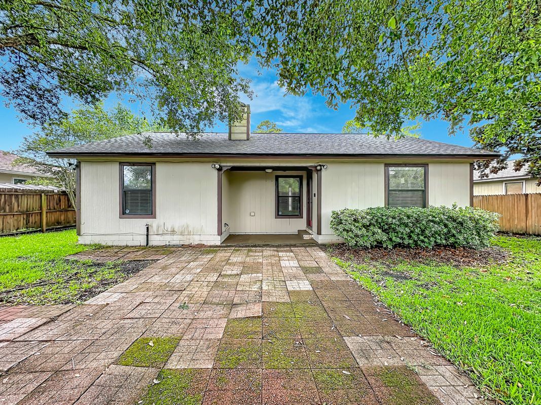 Building Photo - 341 Hickory Hollow Dr N