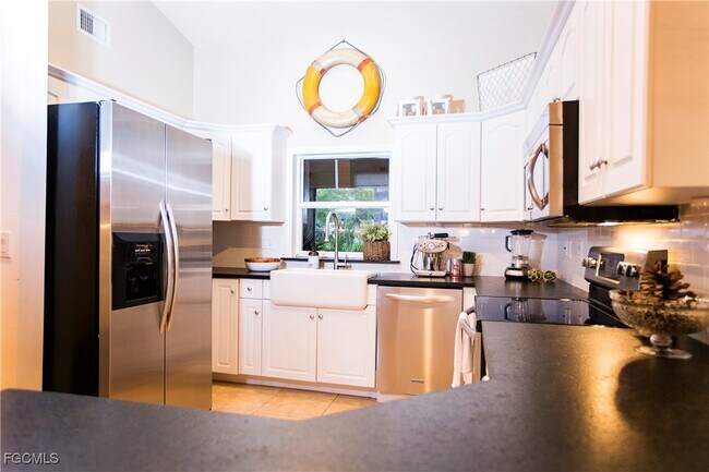 Building Photo - 22631 Island Lakes Dr