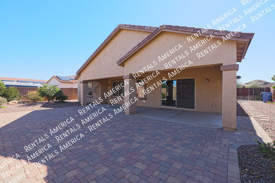 Building Photo - 2954 E Coconino Dr