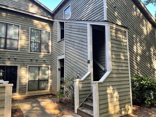 Building Photo - Charming Two Bedroom Condo Off Sharon Amity!