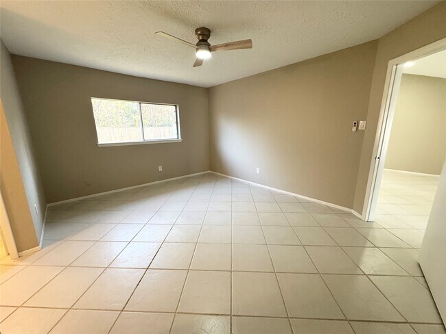 Building Photo - 4702 Hickorygate Dr