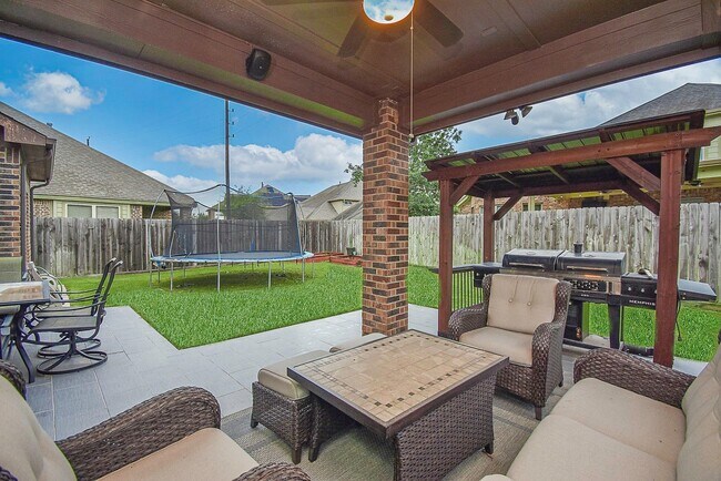 Building Photo - 3342 Breeze Bluff Way