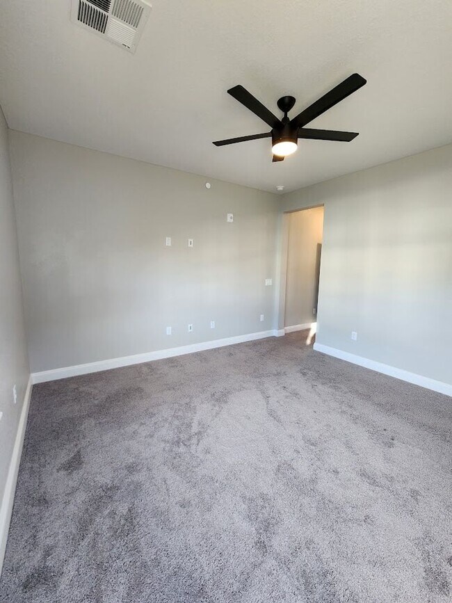 Building Photo - 9570 Accord Ln