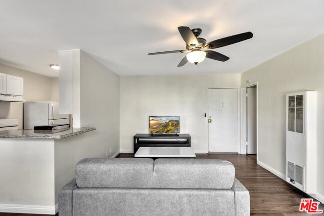 Building Photo - 932 Wilcox Ave