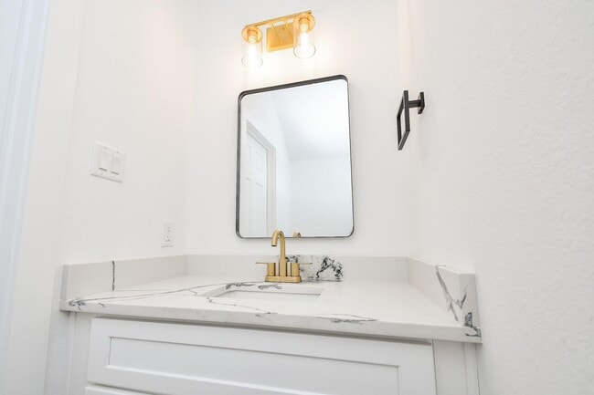 Building Photo - 4911 Nichols St