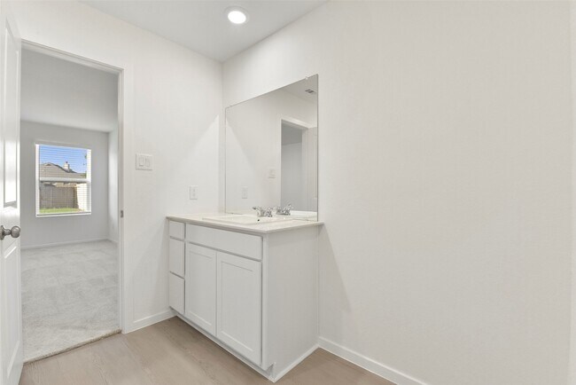 Building Photo - 253 Douglas Hls Dr