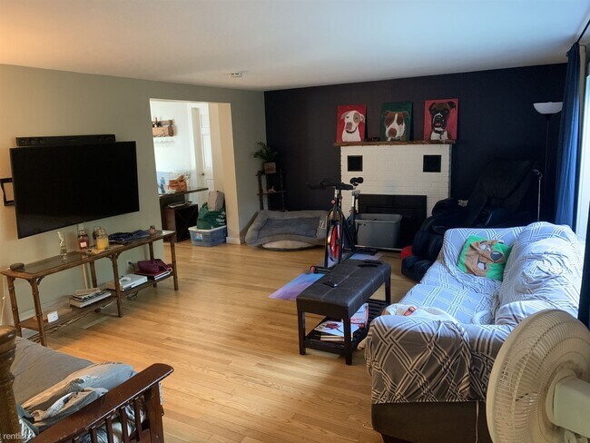 Building Photo - 3 br, 2 bath House - Snyder Hill House
