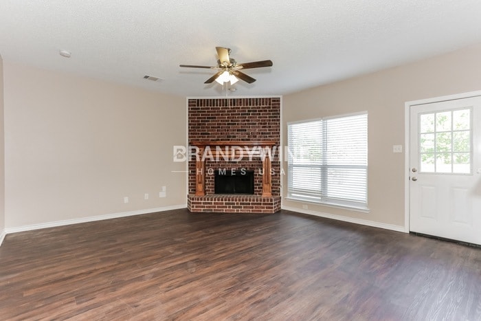 Building Photo - 1520 Warwick Dr