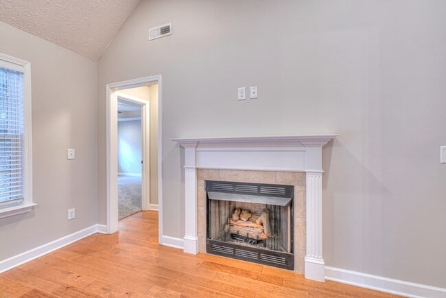 Building Photo - 1485 Round Rock Dr