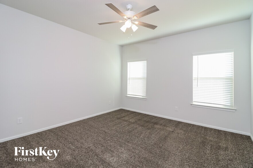 Building Photo - 4701 Feltleaf Ave