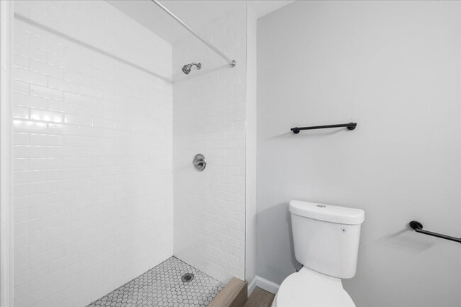 Building Photo - 5399 Northland Dr