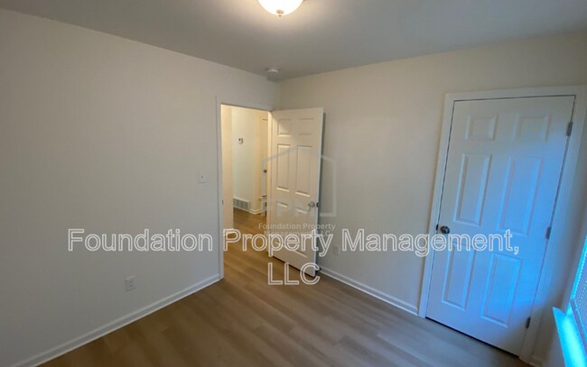 Building Photo - 3966 Battlefield Dr