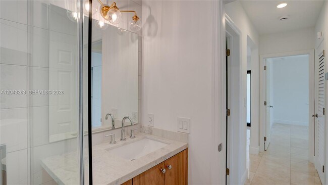 Building Photo - 500 SW 51st Ct