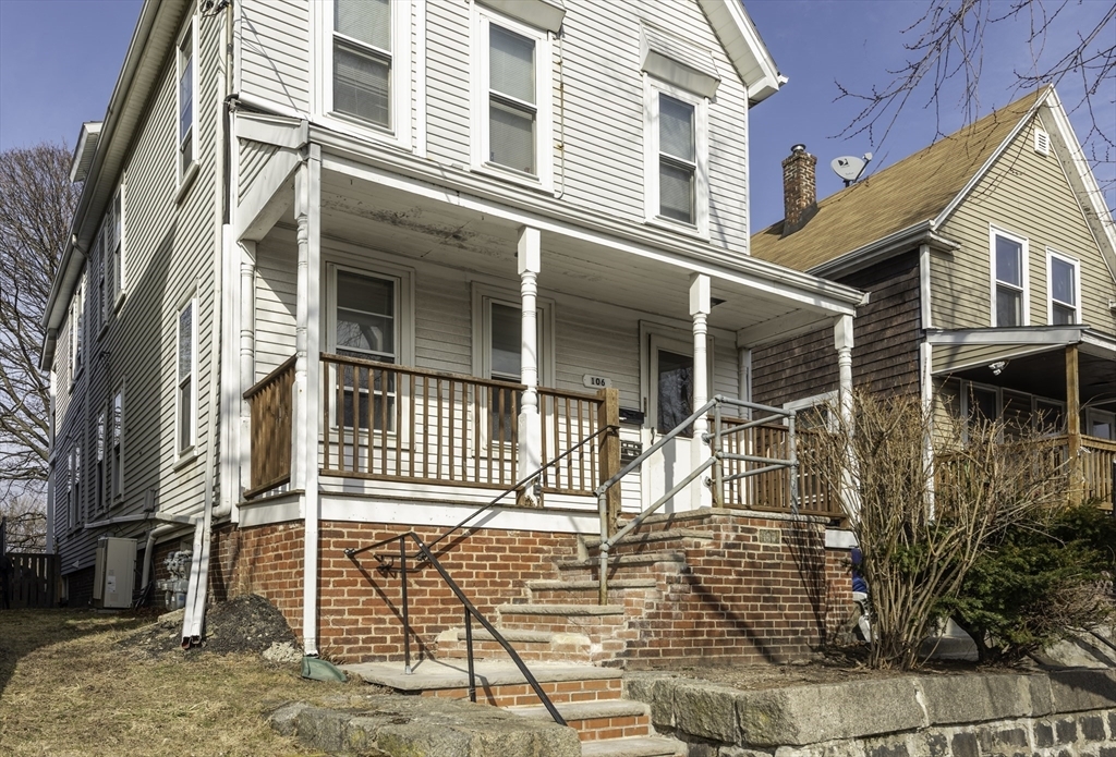 Building Photo - 104 Byron St