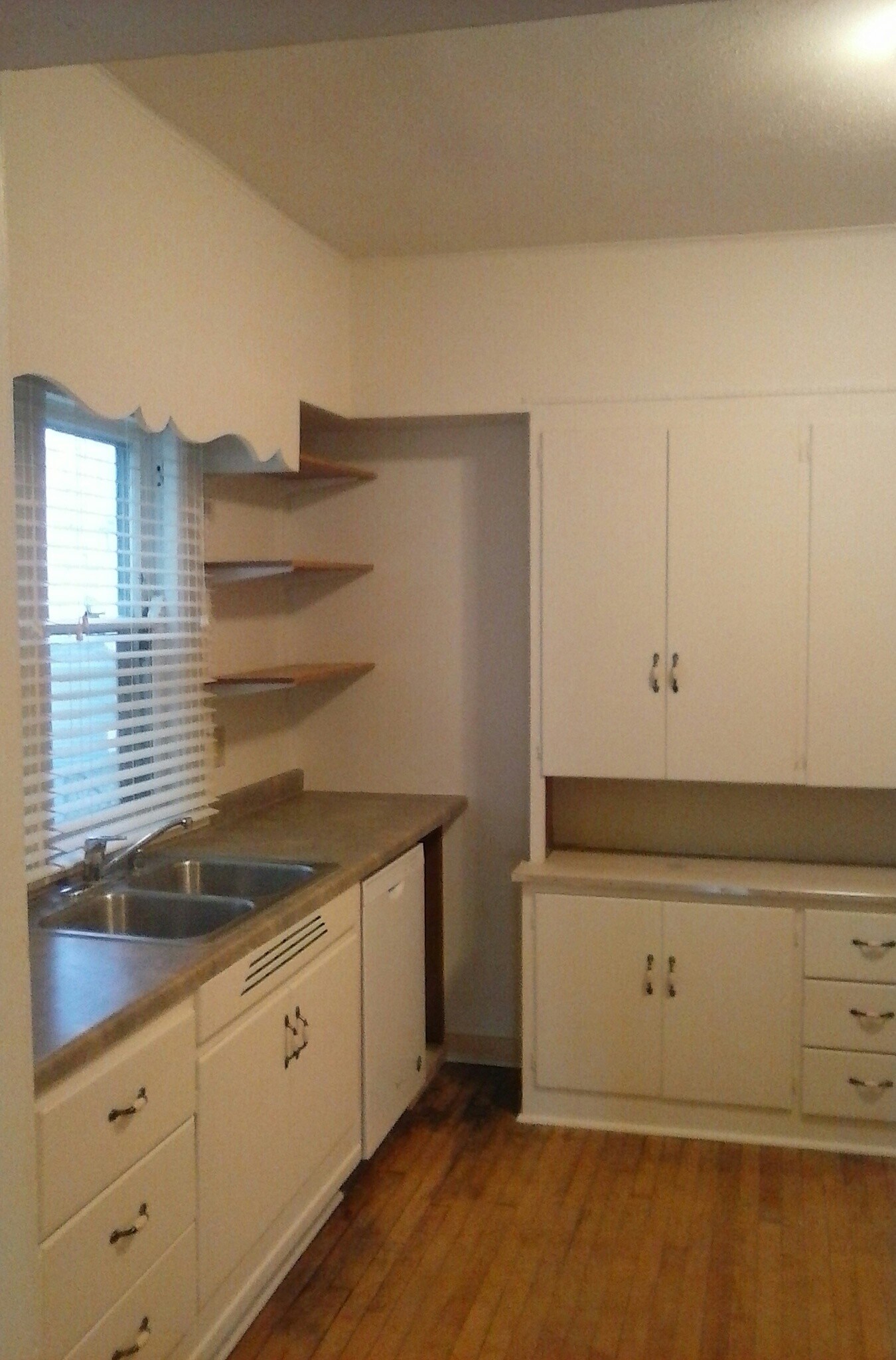 Kitchen - 323 W Wilson St
