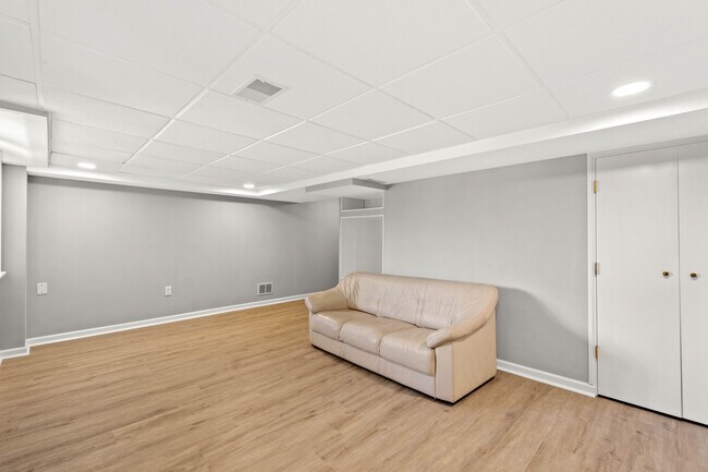 Lower Level - 132 Sheldon Ave