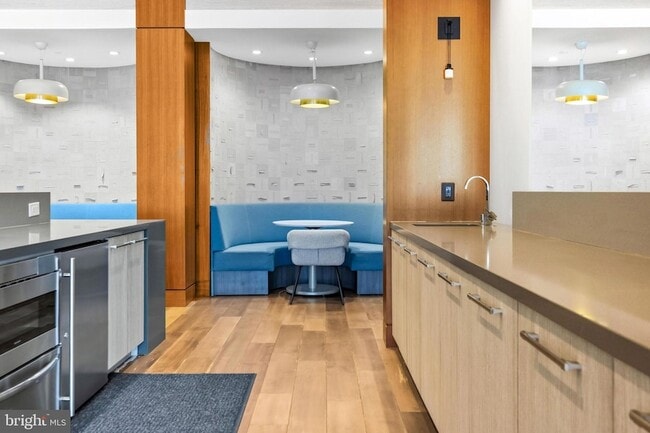 Building Photo - 145 Riverhaven Dr