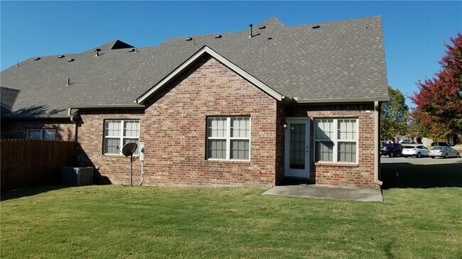 Building Photo - 4140 Zion Valley Dr