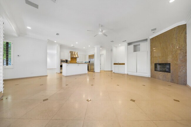 Building Photo - 75975 Gill Ct