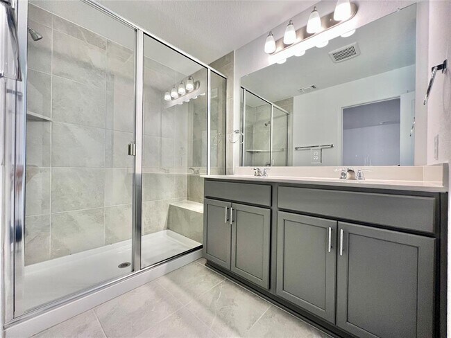 Building Photo - 3200 College Park Dr