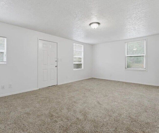 Building Photo - 0125-01