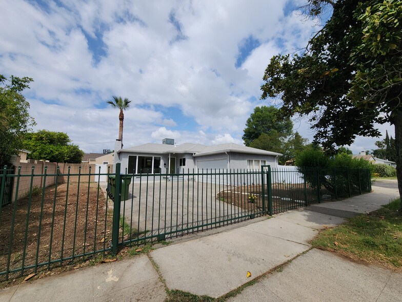 Building Photo - 6621 Chimineas Ave