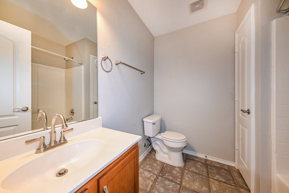 Building Photo - 2027 Northridge Dr