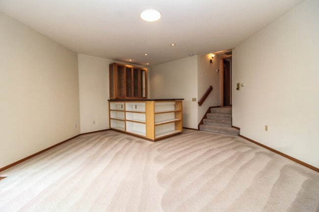 Building Photo - Spacious 4-Bedroom Home with Stunning Lake...