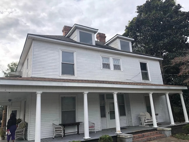 Building Photo - 221 E Covington St