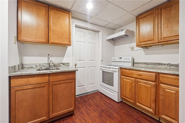 Building Photo - 2335 Corbett Ct