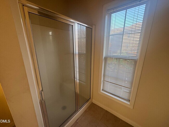 Building Photo - Special Rate! SPACIOUS 1 Bed 1.5 Bath Condo with Sunroom and AMENITIES!!!