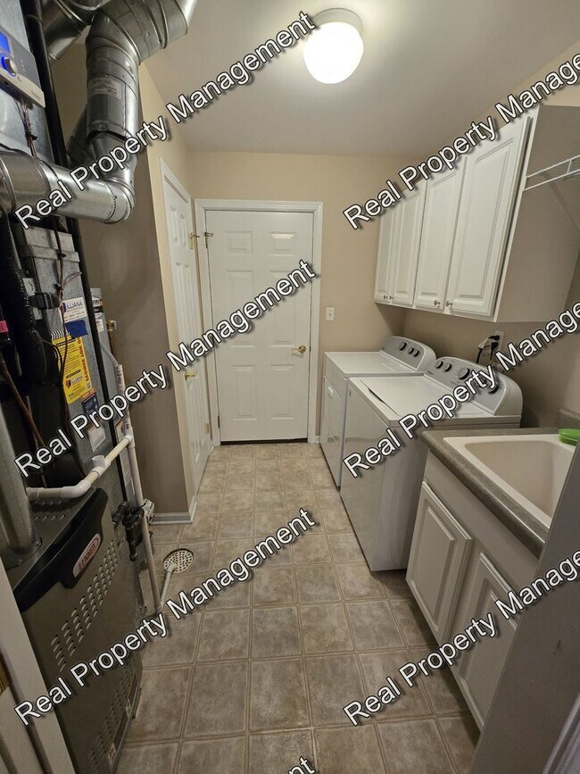Building Photo - Maintenance Free Two Bedroom Townhome