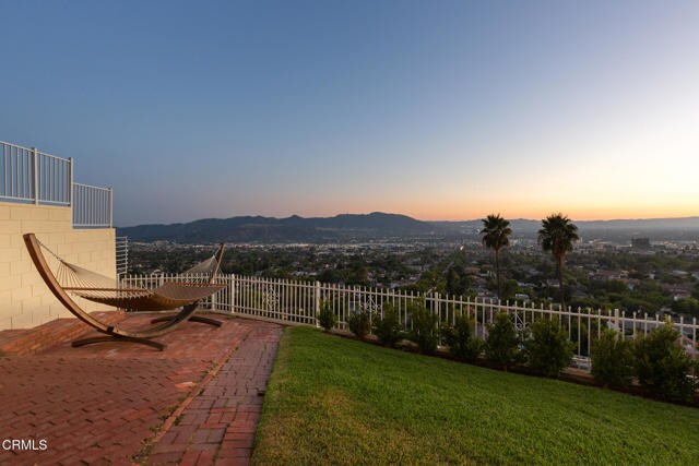Building Photo - 1234 E Tujunga Ave