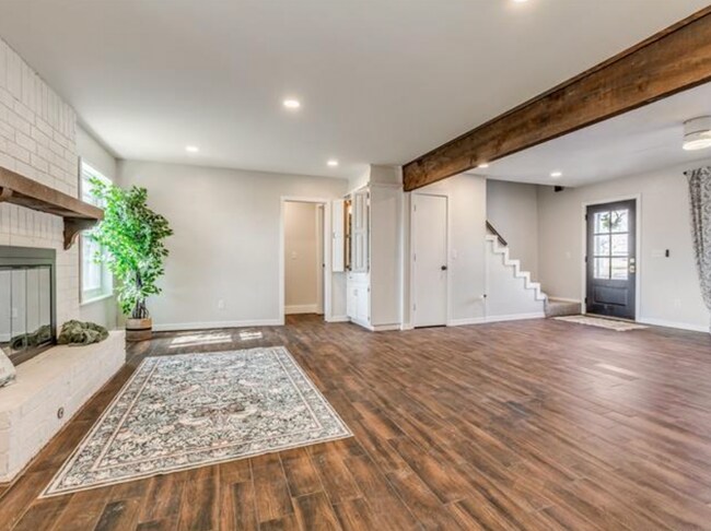 Building Photo - Beautiful 4 bedroom home. Country space, modern updates.