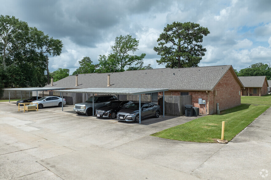 Covered Parking - Woodland Park Townhomes