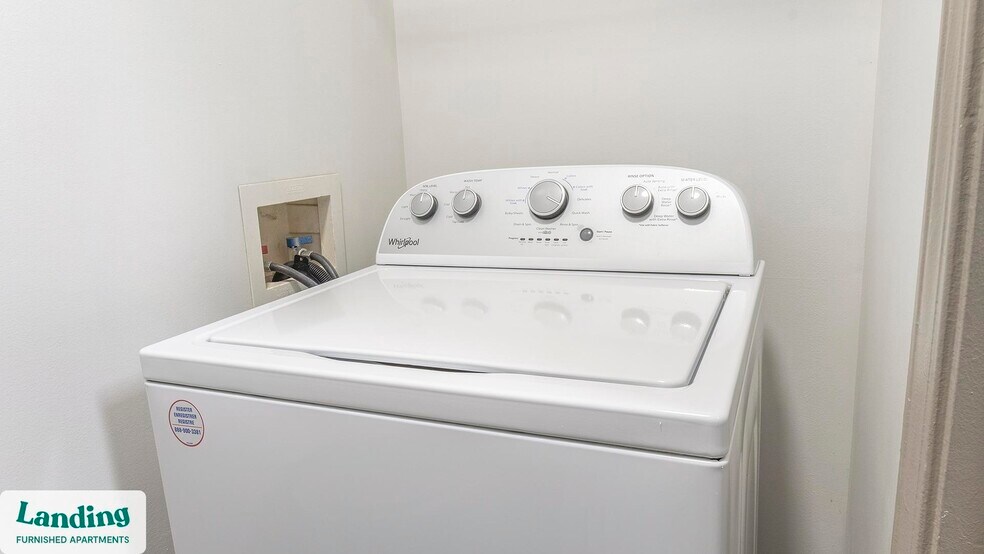 Building Photo - 2000 Monroe Pl NE