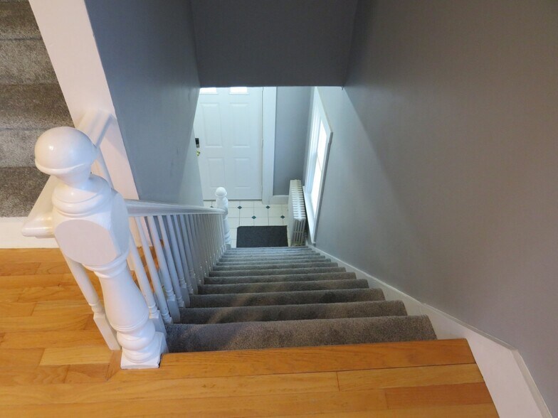 Building Photo - 1063 Washington St